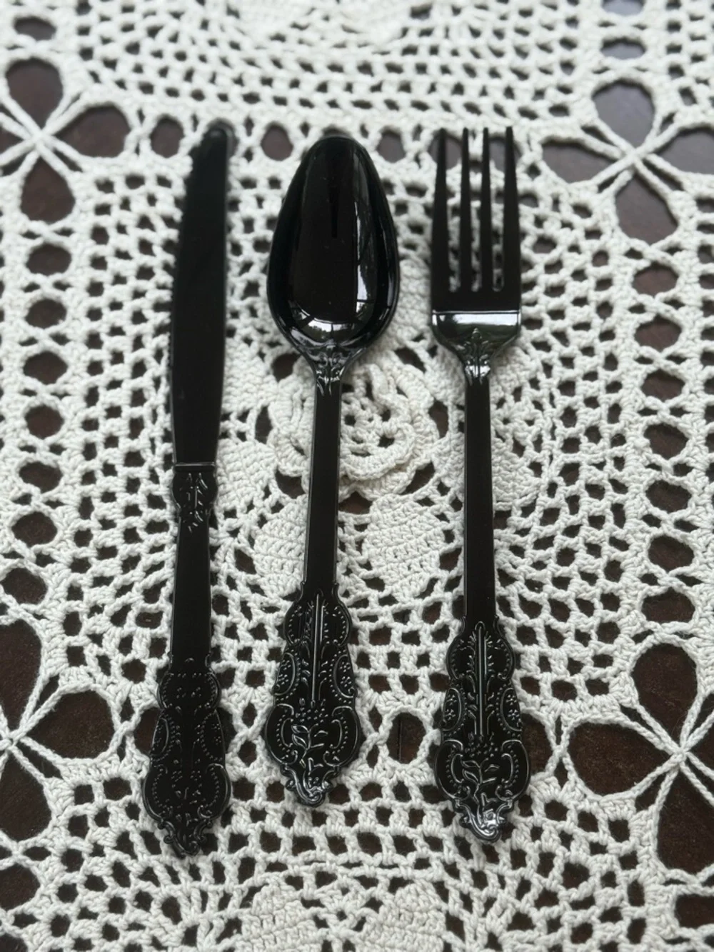 Set of 6 New never used Baroque Disposal Cutlery Knives Forks Spoons Pre-rolled